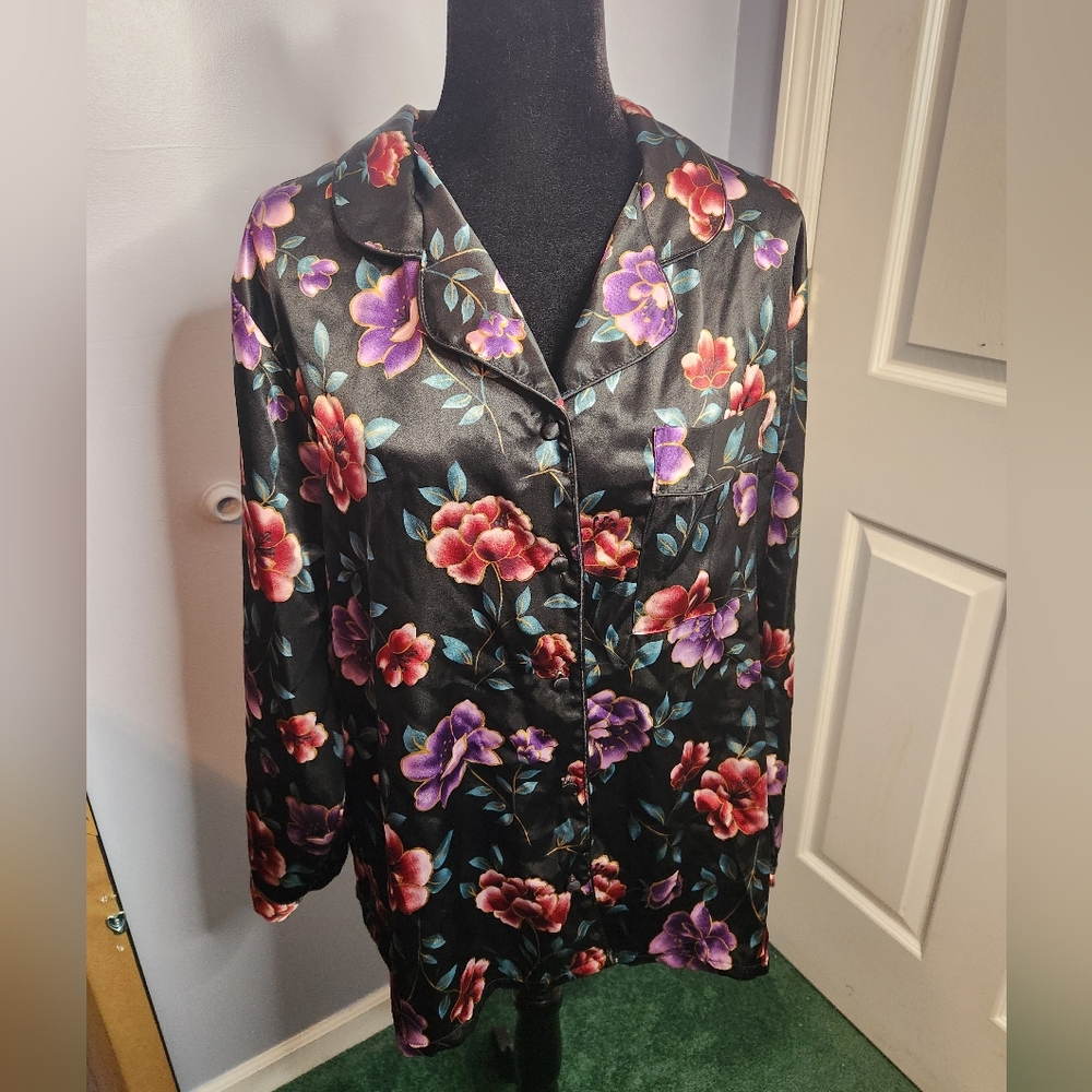 Secret Treasures Black Floral  Button-Front Women's Size 1XL